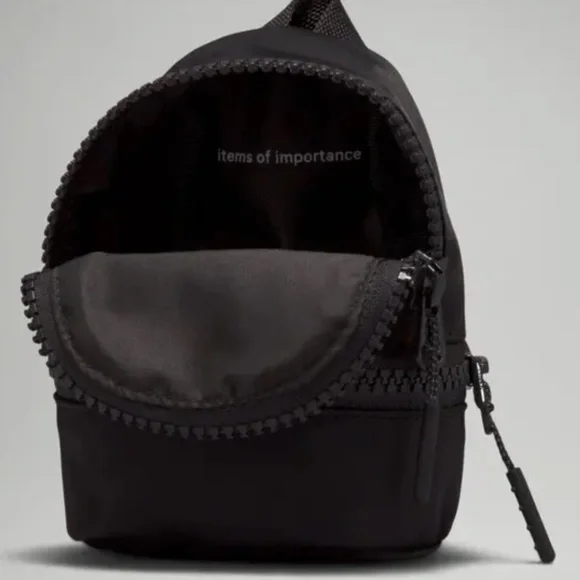 MINI Backpack Clip - Picture 5 of 10